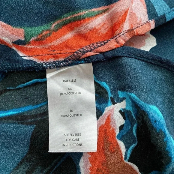 C&E | Ruffle Cap Sleeve V-Neck Floral Print Blouse Size L - Picture 7 of 7